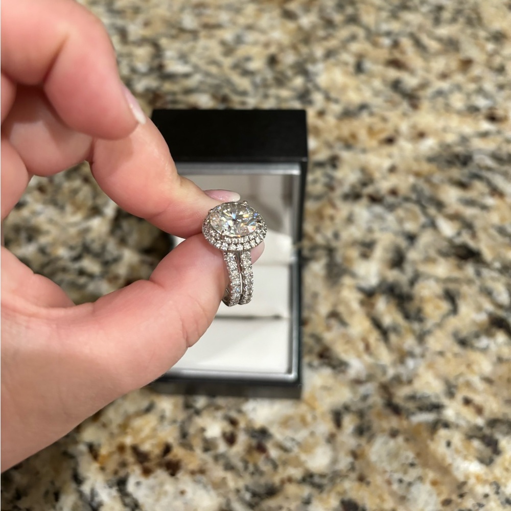 Annello by Kobelli 14k White Gold 1/2ct
Diamond Notched Wedding Band EUC Size 7